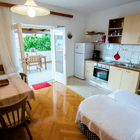 Apartment By The Sea Barbat, Rab - 14884 Barbat na Rabu